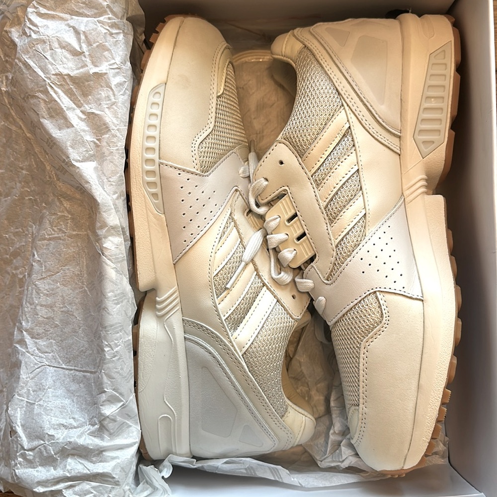Adidas Men’s 10.5 ZX8000 High Snobiety Qualitat limited edition cream sneakers.